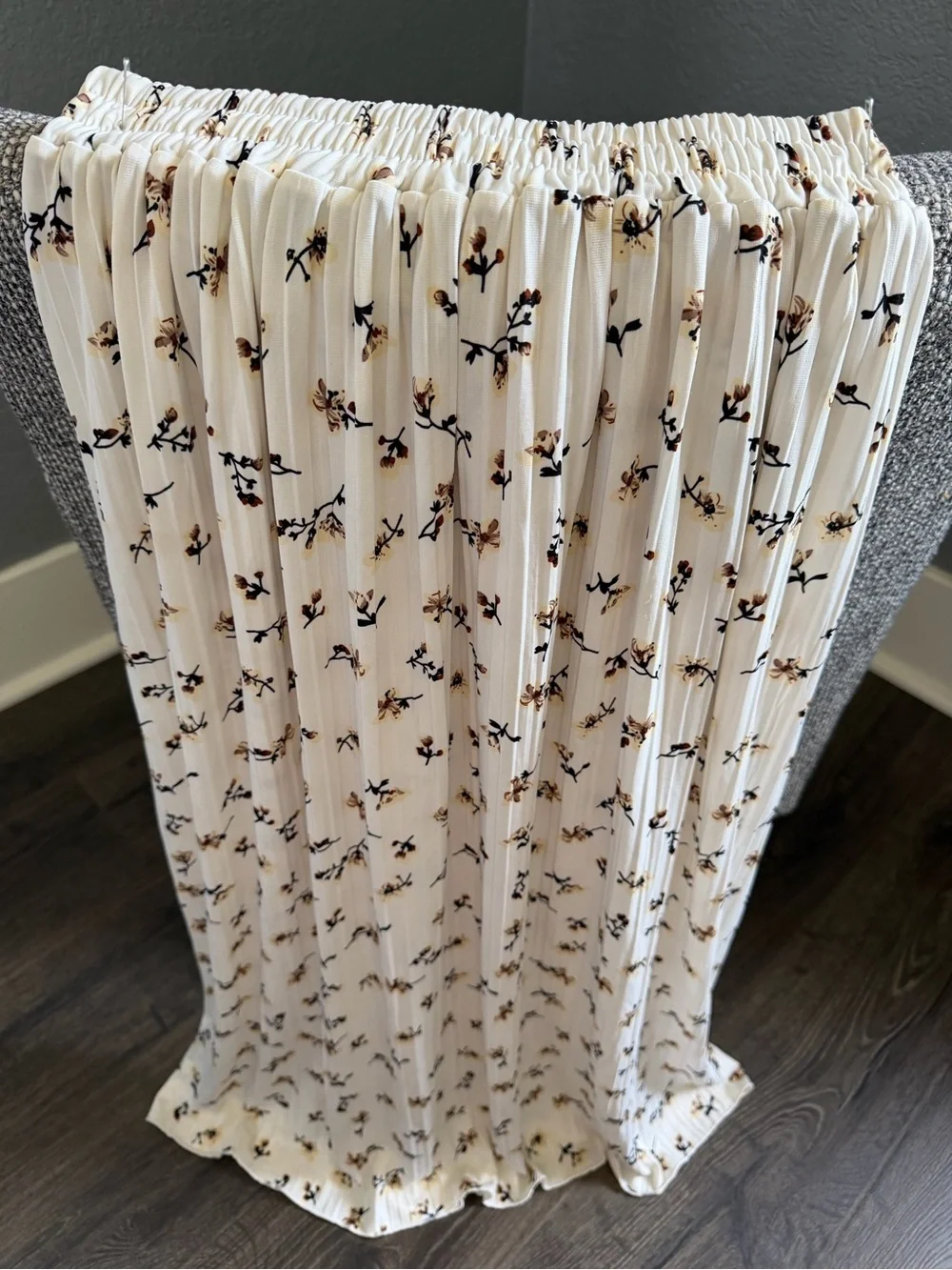 Jon & Anna Cream Floral Pleated Throw with Black and Brown Accents